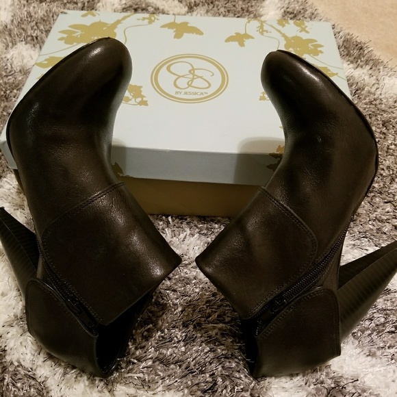 Jessica Simpson Booties - Picture 2 of 3